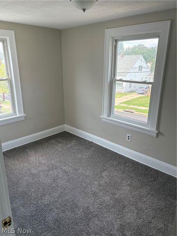 818 Saxon Avenue, Akron, OH 44314