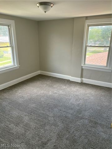 818 Saxon Avenue, Akron, OH 44314