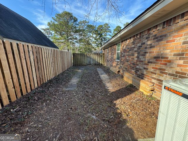 7 Goldfinch Court W, Savannah, GA 31419