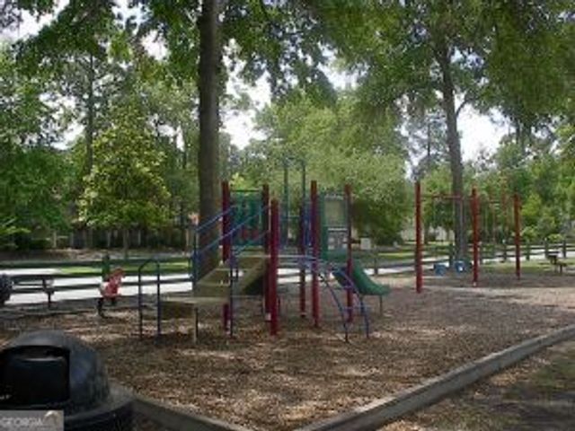 7 Goldfinch Court W, Savannah, GA 31419