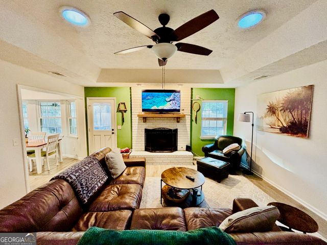 7 Goldfinch Court W, Savannah, GA 31419