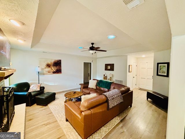 7 Goldfinch Court W, Savannah, GA 31419