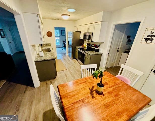 7 Goldfinch Court W, Savannah, GA 31419