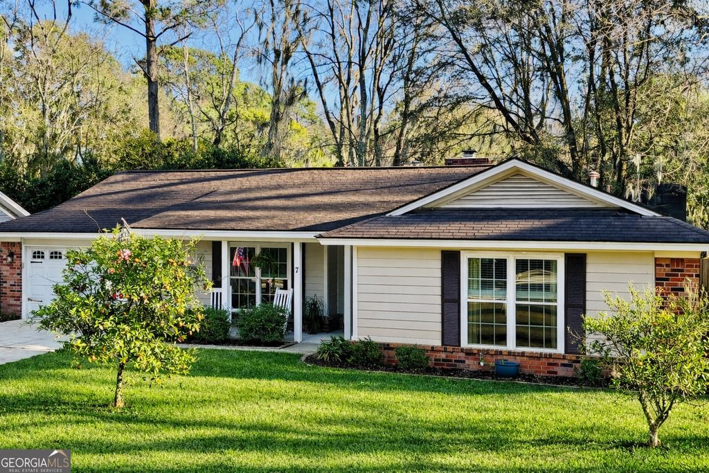 7 Goldfinch Court W, Savannah, GA 31419