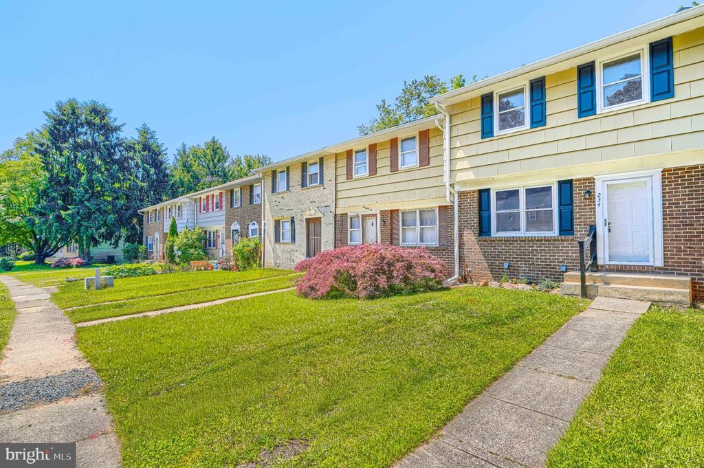 Image 2 of property listing at 234 CEDARMERE CIR, Owings Mills, MD 21117