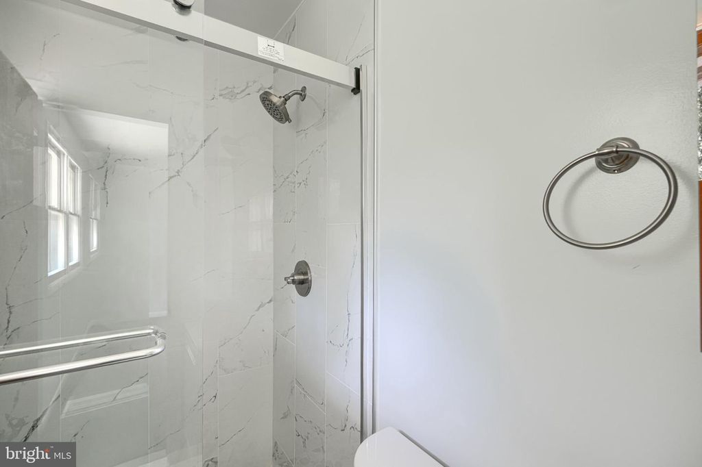 Image 17 of property listing at 234 CEDARMERE CIR, Owings Mills, MD 21117