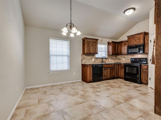 11917 SW 8th Street, Yukon, OK 73099