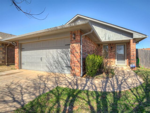 11917 SW 8th Street, Yukon, OK 73099