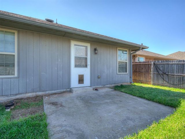 11917 SW 8th Street, Yukon, OK 73099
