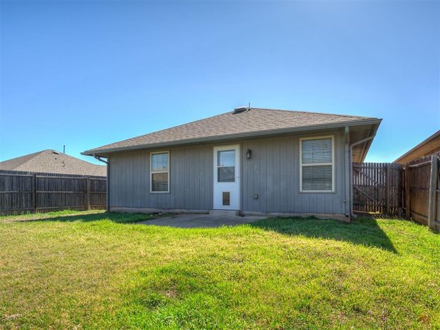 11917 SW 8th Street, Yukon, OK 73099
