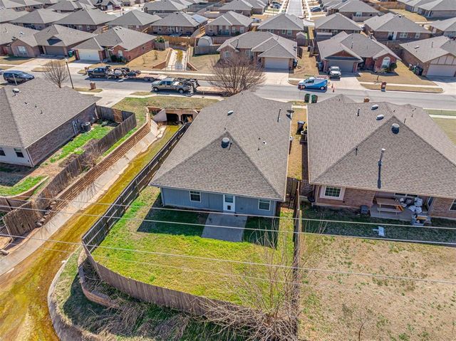 11917 SW 8th Street, Yukon, OK 73099