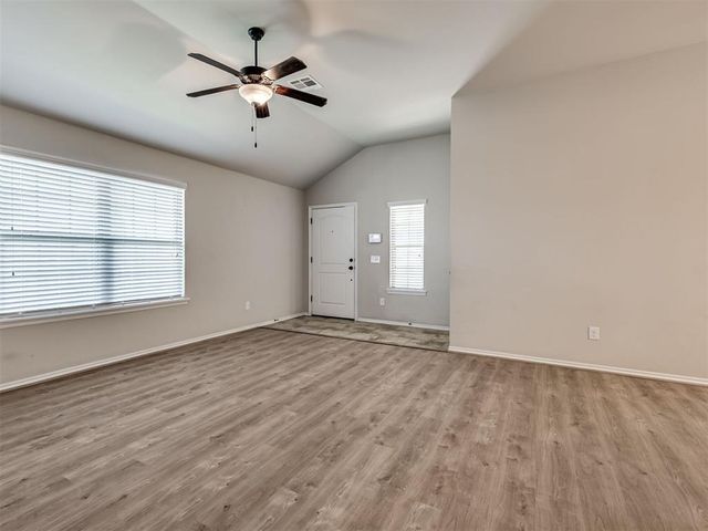 11917 SW 8th Street, Yukon, OK 73099