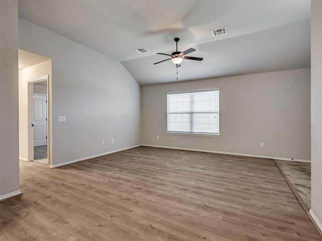 11917 SW 8th Street, Yukon, OK 73099