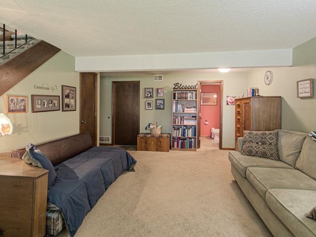 15425 E 45th Terrace, Independence, MO 64055
