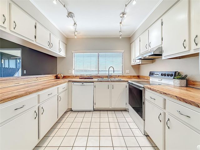 9209 SEMINOLE BOULEVARD 32, Seminole, FL 33772