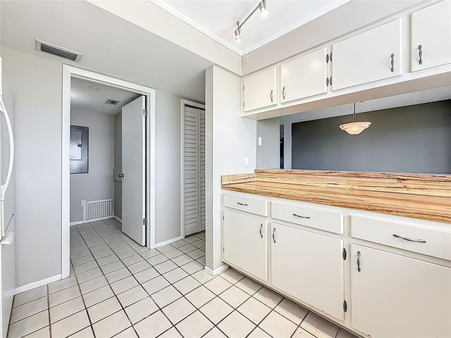 9209 SEMINOLE BOULEVARD 32, Seminole, FL 33772