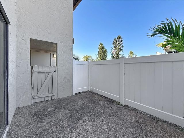 9209 SEMINOLE BOULEVARD 32, Seminole, FL 33772