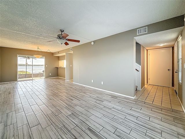 9209 SEMINOLE BOULEVARD 32, Seminole, FL 33772