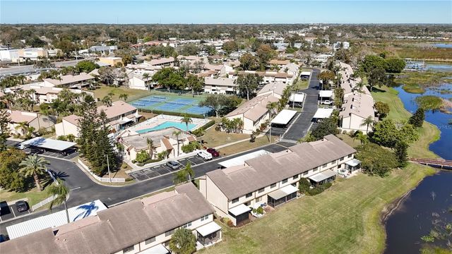 9209 SEMINOLE BOULEVARD 32, Seminole, FL 33772