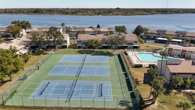 9209 SEMINOLE BOULEVARD 32, Seminole, FL 33772