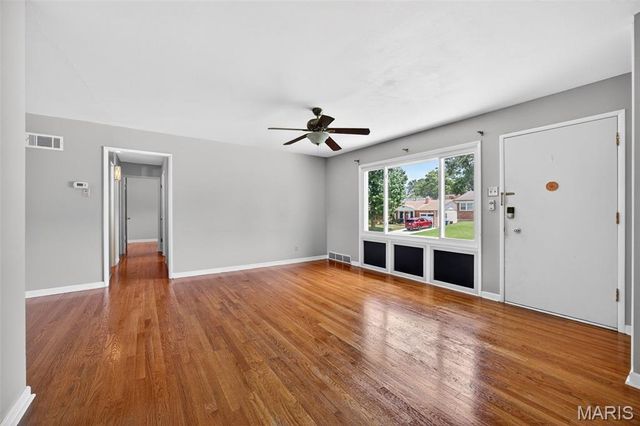 4849 Mohegan Drive, St Louis, MO 63123
