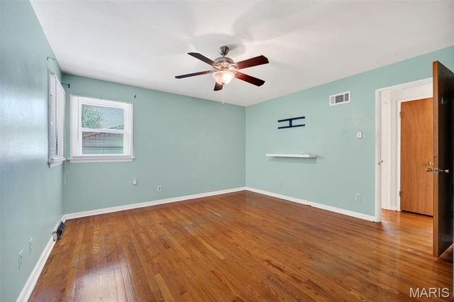 4849 Mohegan Drive, St Louis, MO 63123