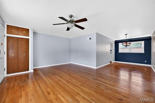 4849 Mohegan Drive, St Louis, MO 63123