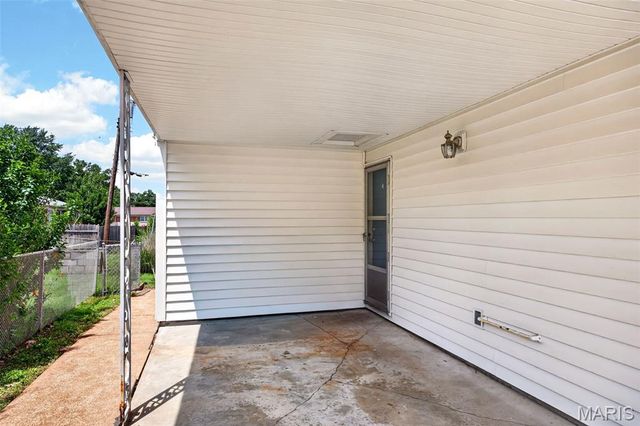 4849 Mohegan Drive, St Louis, MO 63123
