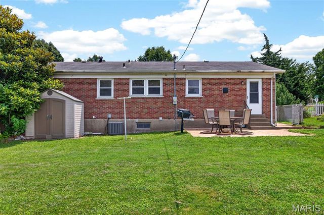 4849 Mohegan Drive, St Louis, MO 63123