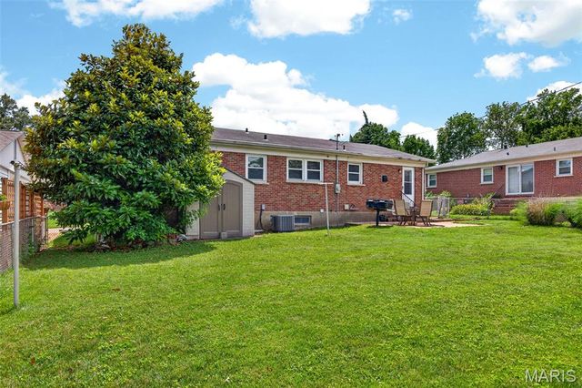 4849 Mohegan Drive, St Louis, MO 63123