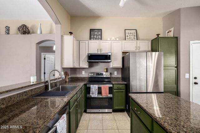 1675 E ROBIN Lane, Gilbert, AZ 85296