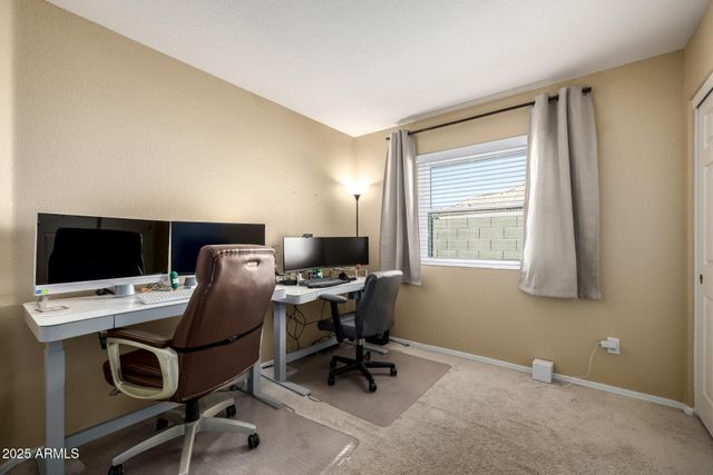 1675 E ROBIN Lane, Gilbert, AZ 85296