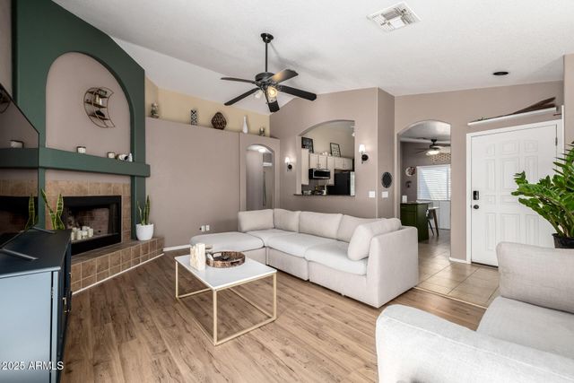 1675 E ROBIN Lane, Gilbert, AZ 85296