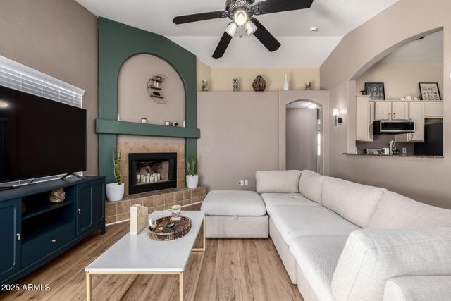 1675 E ROBIN Lane, Gilbert, AZ 85296