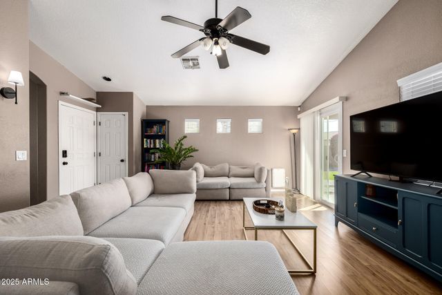 1675 E ROBIN Lane, Gilbert, AZ 85296