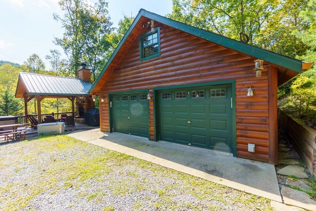 35 Wunder Bear Ridge Road, Morganton, GA 30560