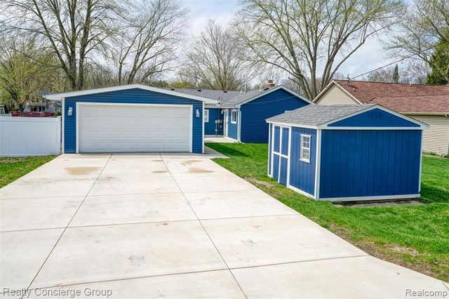 10866 Colony Road, Pinckney, MI 48169