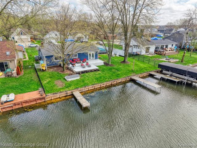 10866 Colony Road, Pinckney, MI 48169