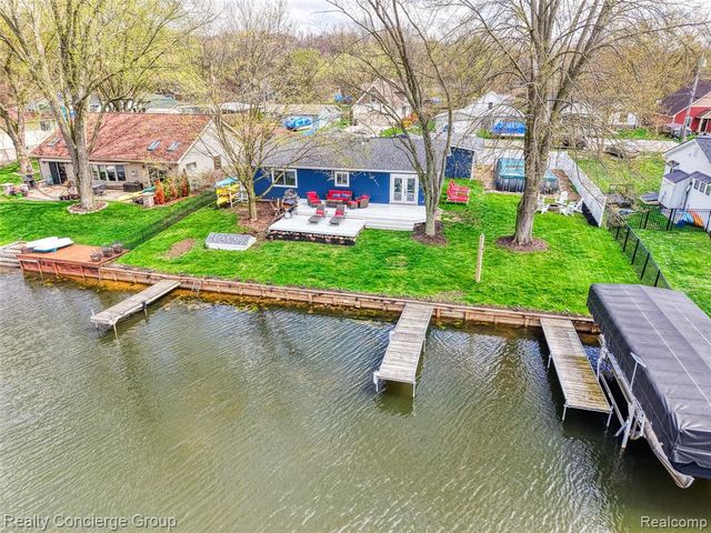 10866 Colony Road, Pinckney, MI 48169