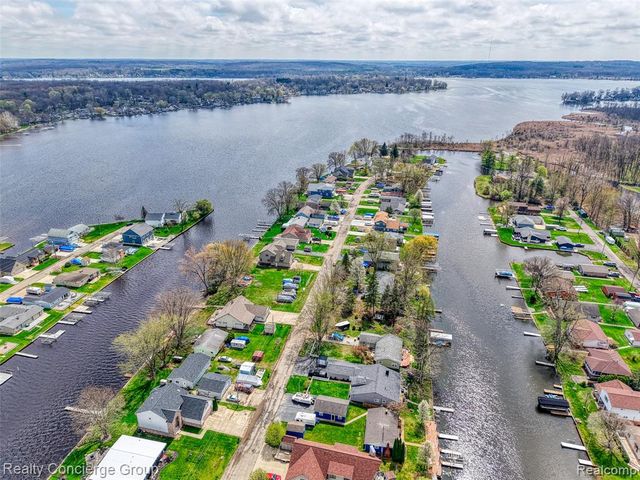 10866 Colony Road, Pinckney, MI 48169