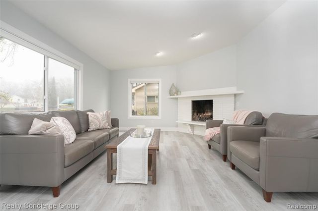 10866 Colony Road, Pinckney, MI 48169