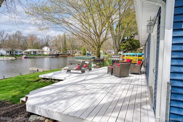 10866 Colony Road, Pinckney, MI 48169