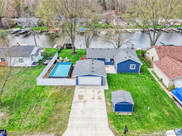 10866 Colony Road, Pinckney, MI 48169