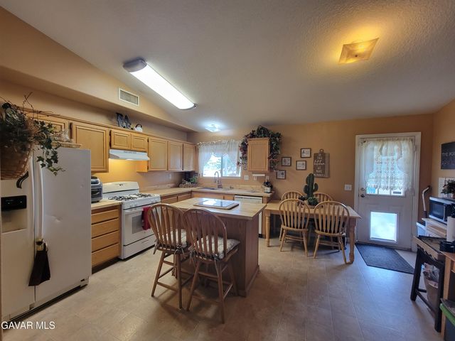 10216 E Avenue R 10, Littlerock, CA 93543