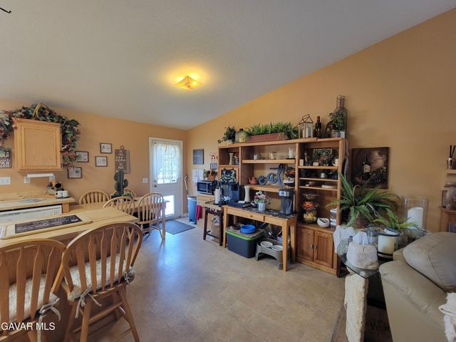 10216 E Avenue R 10, Littlerock, CA 93543