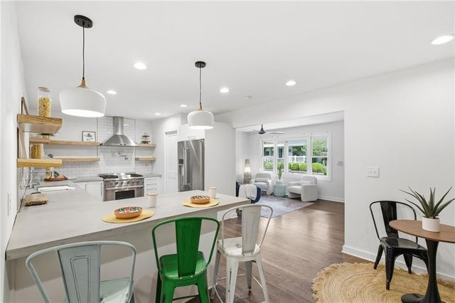 2744 Craigie Avenue, Decatur, GA 30030