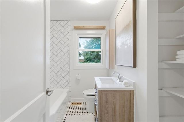 2744 Craigie Avenue, Decatur, GA 30030