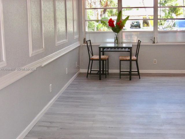 2140 NE 180th St, North Miami Beach, FL 33162