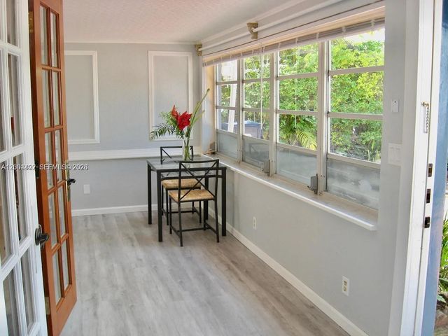 2140 NE 180th St, North Miami Beach, FL 33162