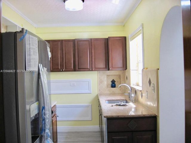 2140 NE 180th St, North Miami Beach, FL 33162